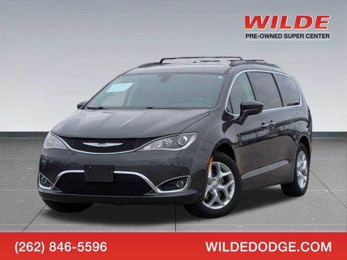 Used 2018 Chrysler Pacifica Touring Plus image 1