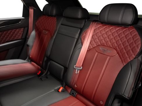 Used 2022 Bentley Bentayga image 38