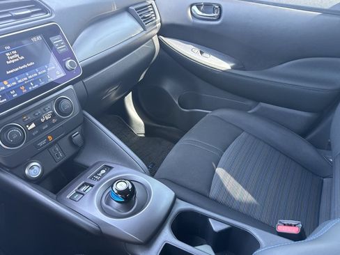 Certified 2025 Nissan Leaf S FWD image 17