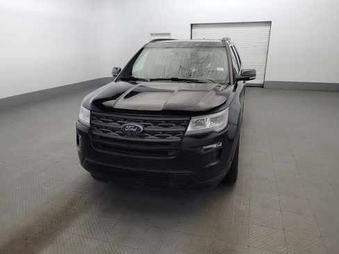 Used 2018 Ford Explorer XLT w/ Equipment Group 202A AWD/4WD image 15