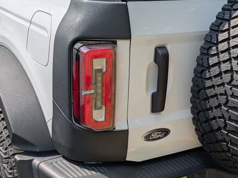 Used 2022 Ford Bronco Badlands AWD/4WD image 17