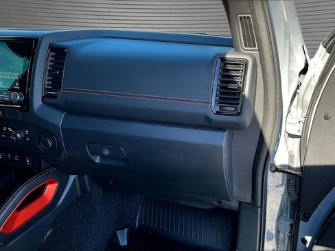 Used 2022 Nissan Frontier PRO-4X AWD/4WD image 27