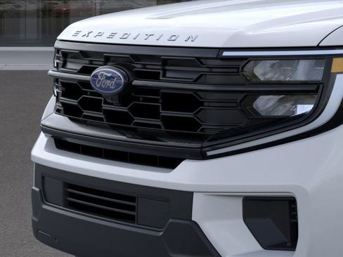 New 2025 Ford Expedition Max Active image 17