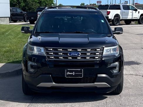 Used 2016 Ford Explorer XLT w/ Equipment Group 202A AWD/4WD image 8
