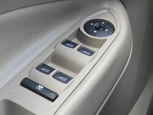 Used 2018 Ford Escape SEL image 30