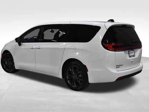 New 2026 Chrysler Pacifica Select image 7