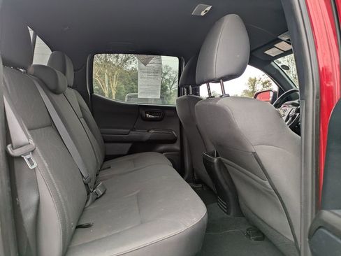 Used 2017 Toyota Tacoma SR5 image 29