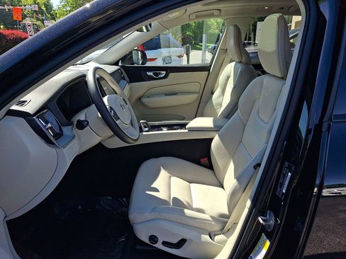 Certified 2024 Volvo XC60 B5 Plus AWD/4WD image 13
