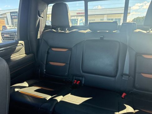 Used 2024 GMC Sierra 2500 AT4 w/ AT4 Preferred Package AWD/4WD image 14