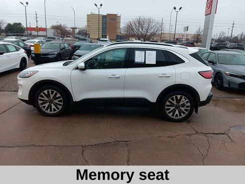 Used 2022 Ford Escape Titanium image 6