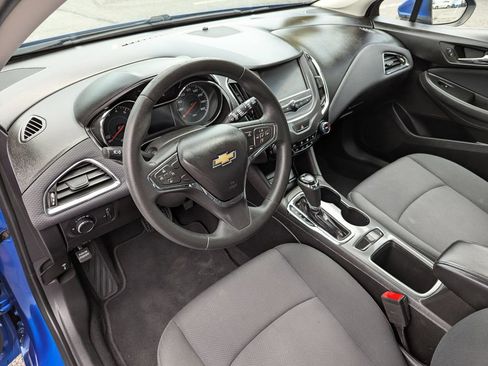 Used 2018 Chevrolet Cruze LT FWD image 13