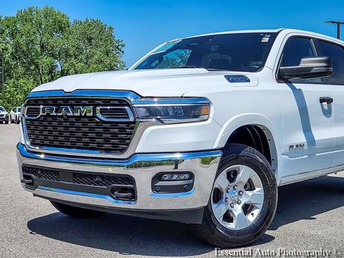 Used 2025 RAM 1500 Big Horn AWD/4WD image 2