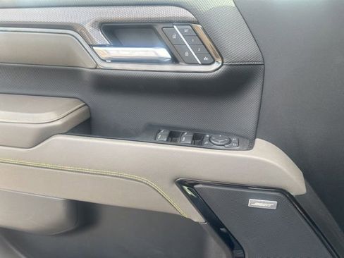 Used 2022 Chevrolet Silverado 1500 ZR2 w/ Technology Package image 25