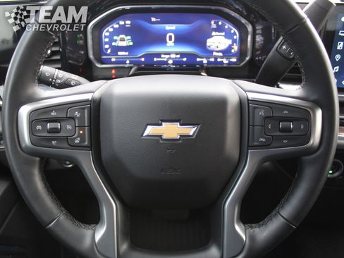 Used 2024 Chevrolet Silverado 1500 LT image 13