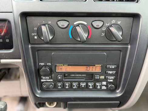 Used 2004 Toyota Tacoma 2WD Regular Cab image 18