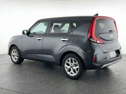 Used 2025 Kia Soul LX w/ LX Technology Package image 6