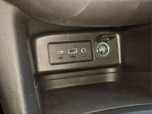 Used 2024 Chevrolet Equinox LT image 25