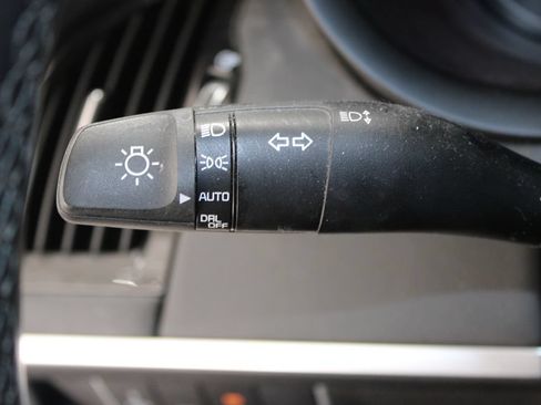 Used 2020 Kia Stinger GT1 RWD image 17