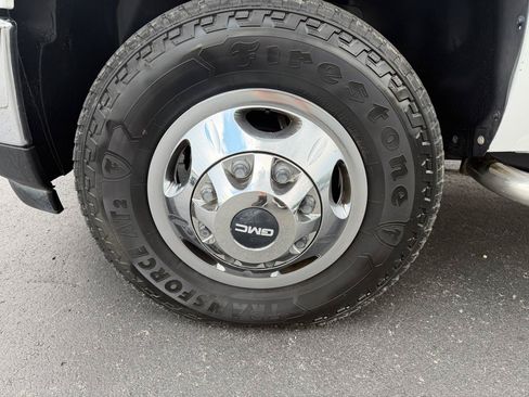 Used 2011 GMC Sierra 3500 SLT w/ SLT Convenience Package AWD/4WD image 17