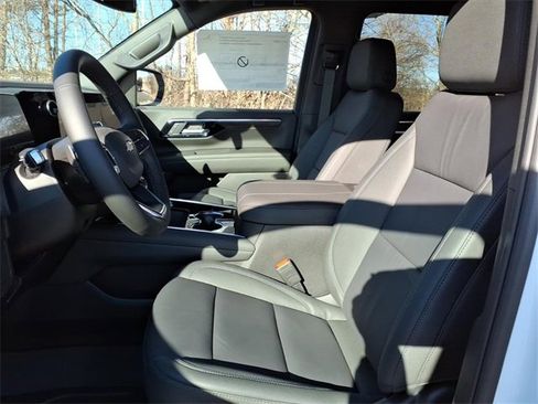 New 2026 Chevrolet Suburban LT w/ Comfort Package image 8