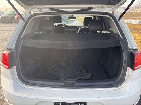 Used 2018 Volkswagen Golf SE image 13