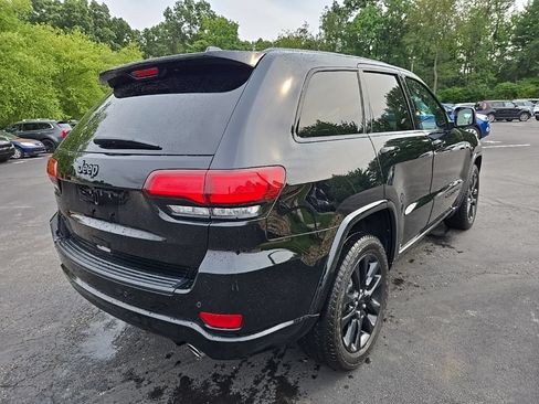 Used 2019 Jeep Grand Cherokee Altitude AWD/4WD image 3