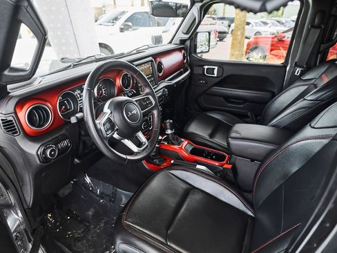 Used 2019 Jeep Wrangler Unlimited Rubicon AWD/4WD image 2