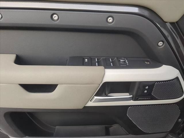 Used 2023 Land Rover Defender 110 S AWD/4WD image 9