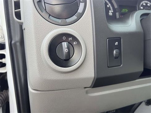 Used 2019 Ford E-350 and Econoline 350 Super Duty w/ Power Windows & Locks Group image 18