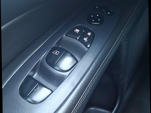 Used 2019 Nissan Pathfinder SL FWD image 26