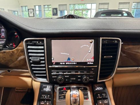 Used 2015 Porsche Panamera image 22