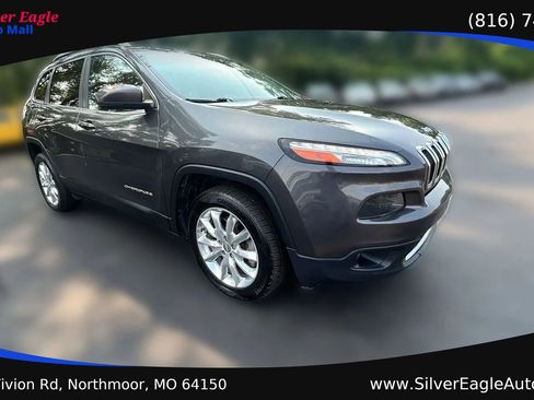 Used 2017 Jeep Cherokee Limited AWD/4WD image 7