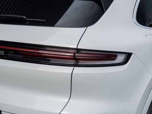 New 2026 Porsche Cayenne image 40