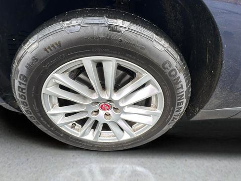 Used 2017 Jaguar F-PACE Prestige image 19