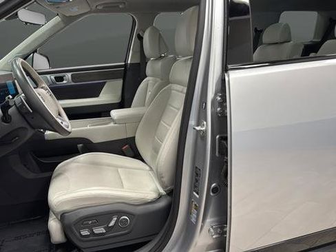 Used 2024 Hyundai Santa Fe Calligraphy AWD/4WD image 9
