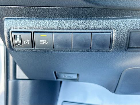 Used 2020 Toyota Corolla SE FWD image 10