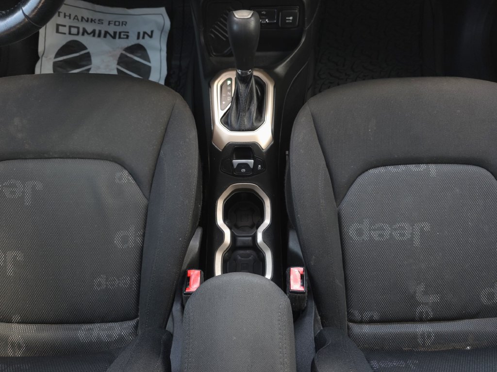 Used 2016 Jeep Renegade Latitude FWD image 17