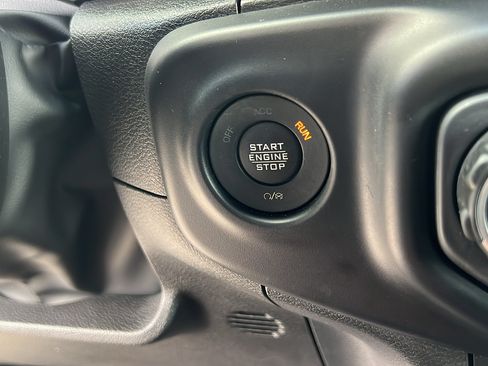 Used 2023 Jeep Wrangler Unlimited Sahara AWD/4WD image 25