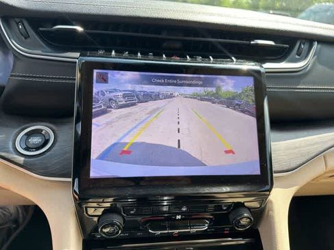 Used 2021 Jeep Grand Cherokee L Limited w/ Trailer Tow Group (B) AWD/4WD image 9