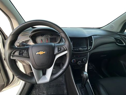 Used 2022 Chevrolet Trax LT w/ Sport Edition image 21
