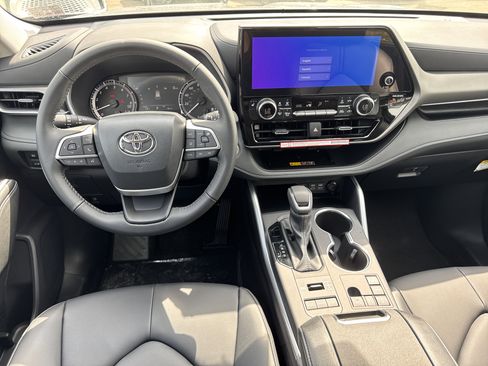 New 2025 Toyota Highlander XLE AWD/4WD image 19