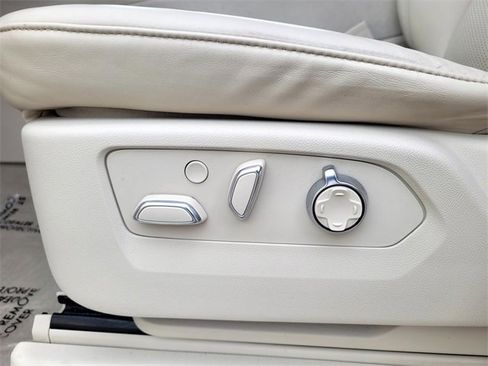 Used 2022 Cadillac Escalade Premium Luxury Platinum w/ Heavy-Duty Trailer Package image 12