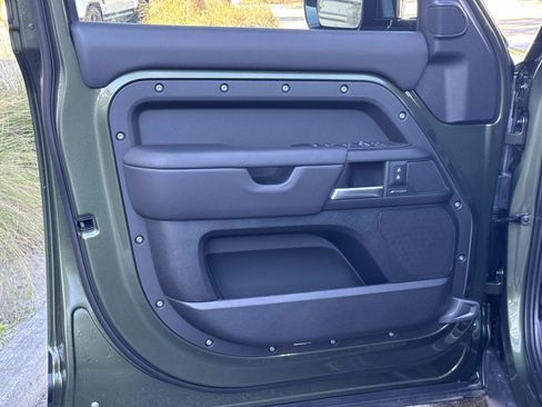 New 2026 Land Rover Defender 110 S image 18