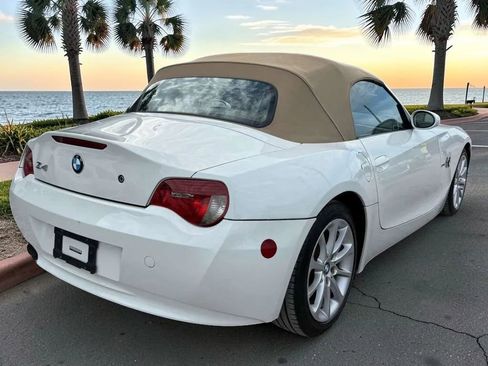 Used 2006 BMW Z4 3.0i RWD image 10
