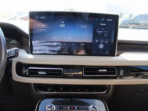 Used 2023 Lincoln Nautilus Reserve image 22