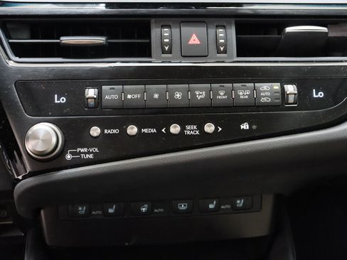 Used 2025 Lexus ES 350 Ultra Luxury w/ Accessory Package (Z2) FWD image 20