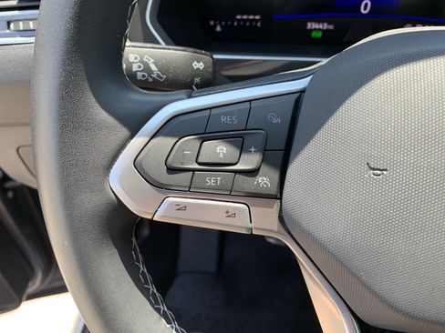 Used 2023 Volkswagen Tiguan SE FWD image 18