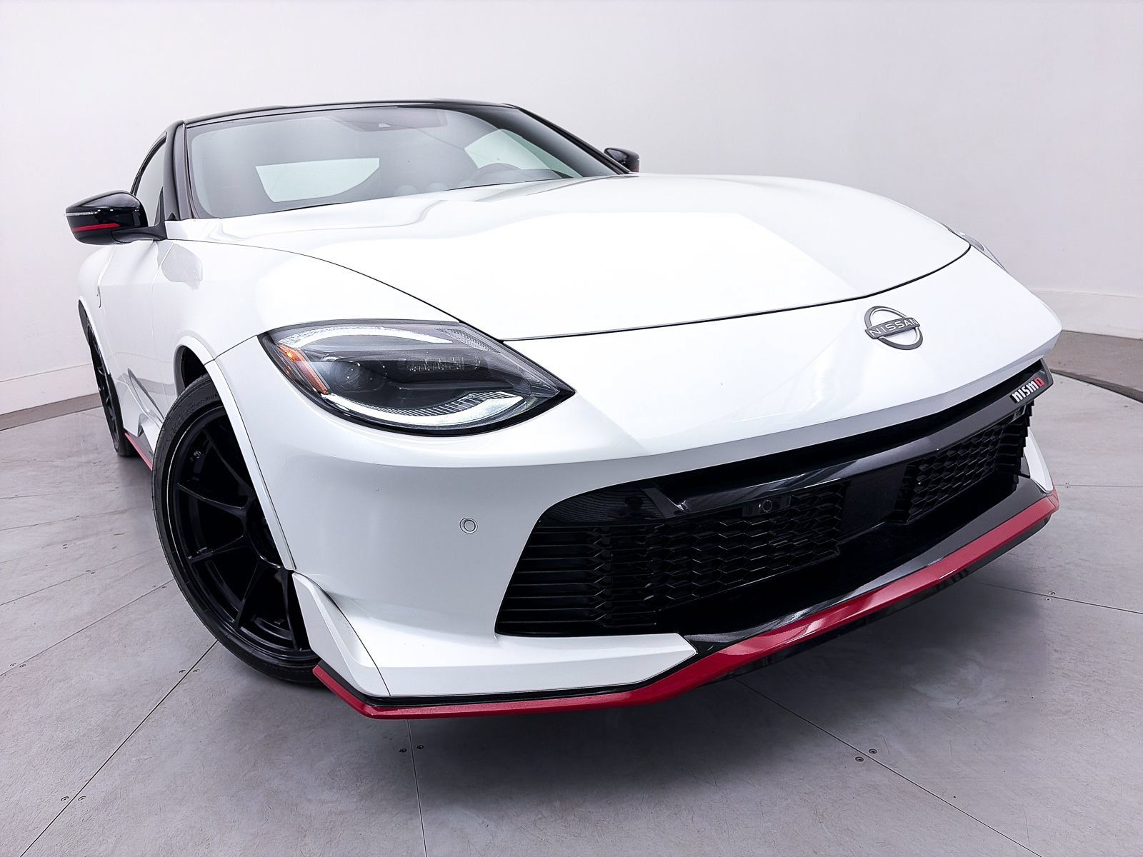 Used 2024 Nissan Z NISMO w/ Floor Mat Package RWD image 4