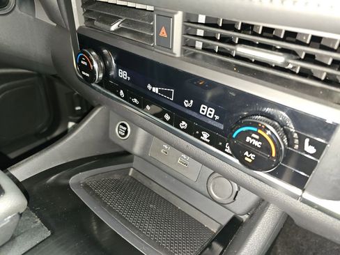 Used 2023 Nissan Rogue SV w/ SV Premium B Package image 20