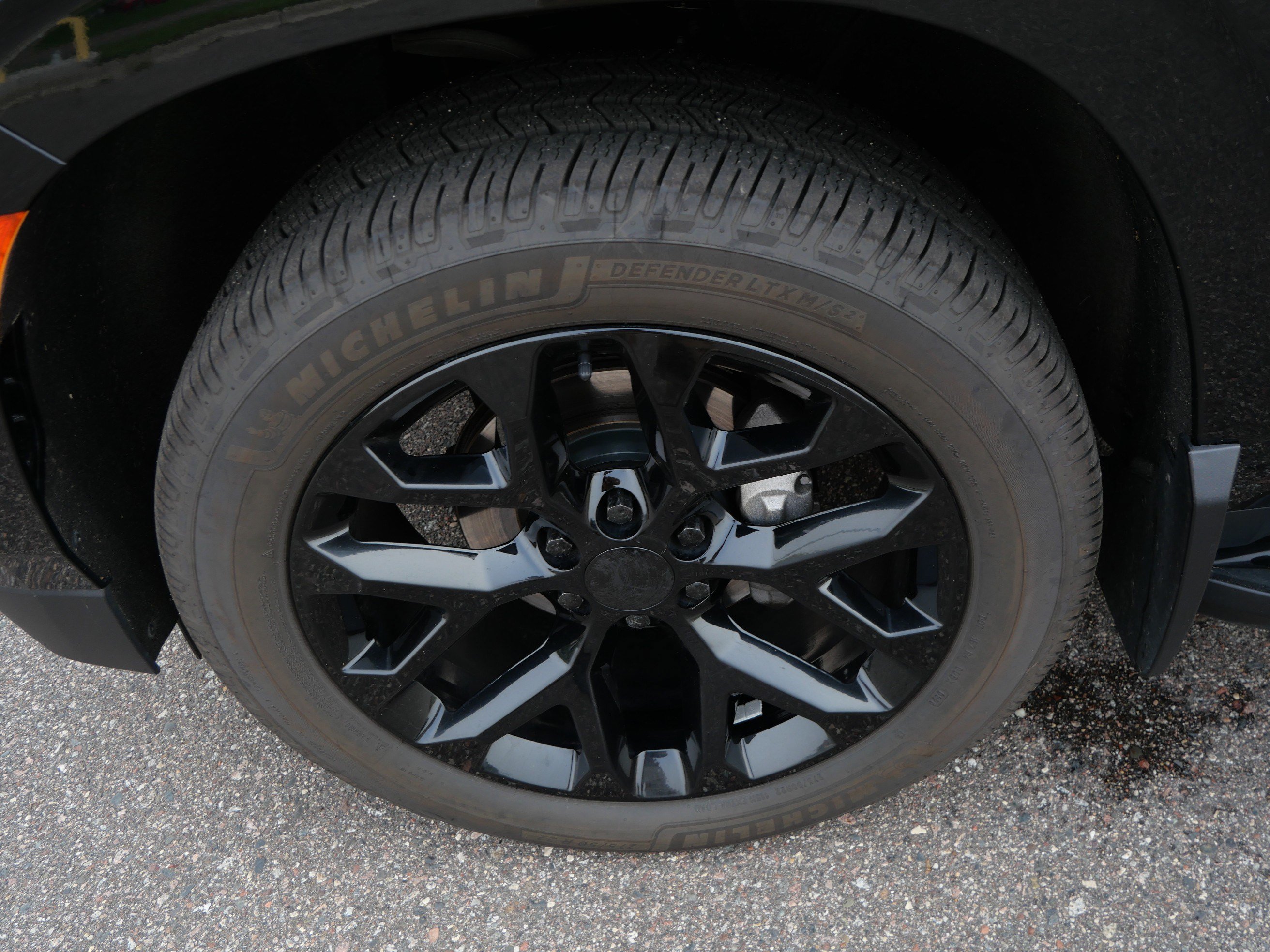 Used 2021 Chevrolet Suburban High Country AWD/4WD image 16